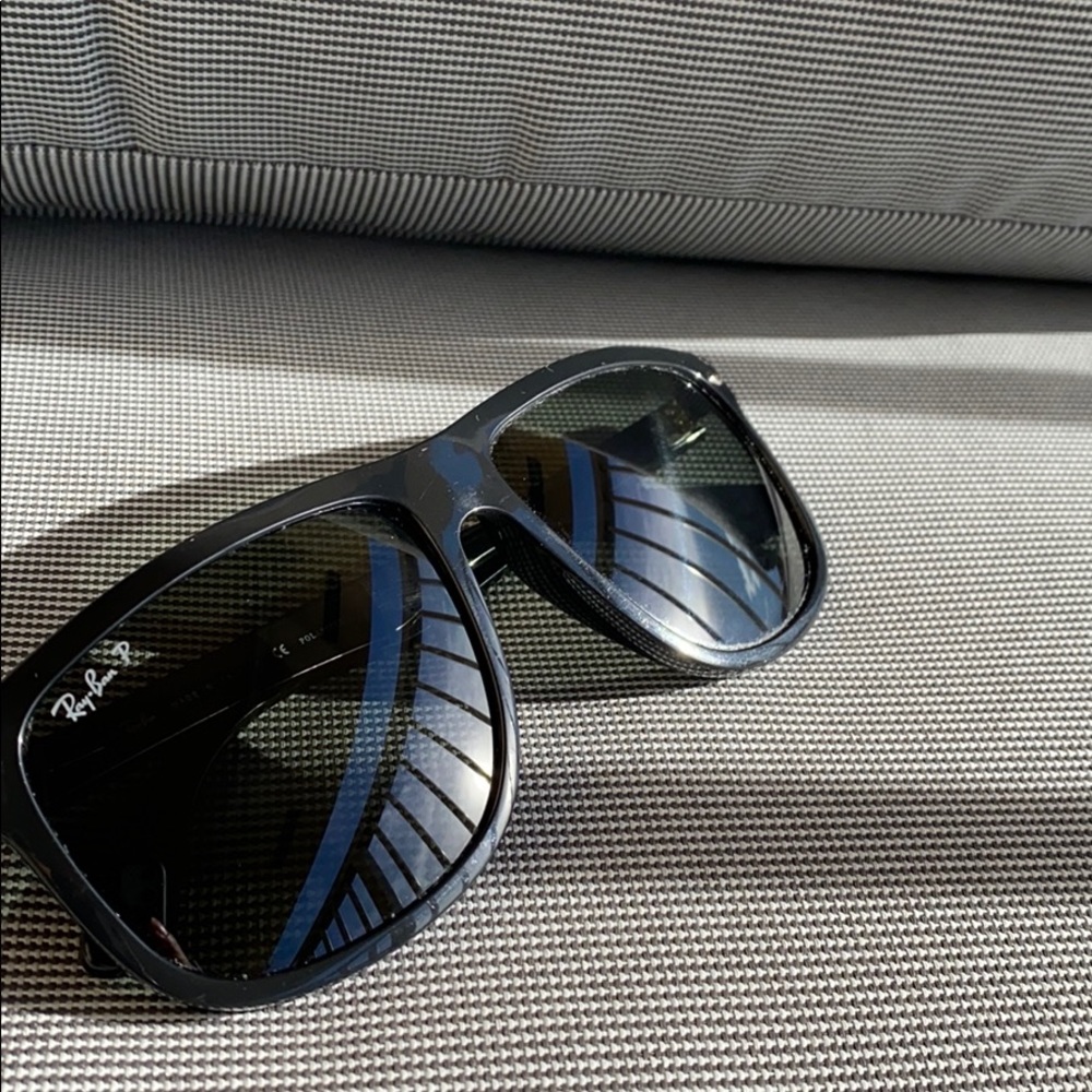 Ray-Ban ® RB4147 sunglasses Polarized
